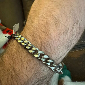 Stainless steal braclet brand new